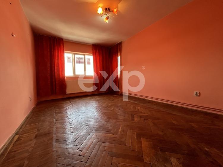 Apartament cu 3 camere decomandat, mobilat în Găești