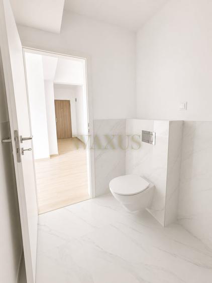 Apartament cu 3 camere semidecomandat în Florești