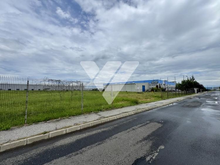Teren Construcții intravilan de 11059 mp, în Industrial Vest