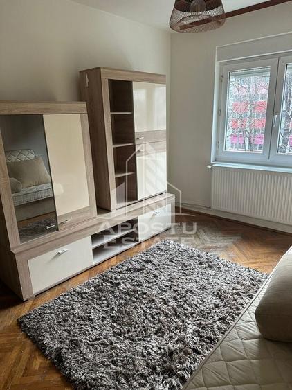 Apartament cu 3 camere decomandat în Complex Studențesc