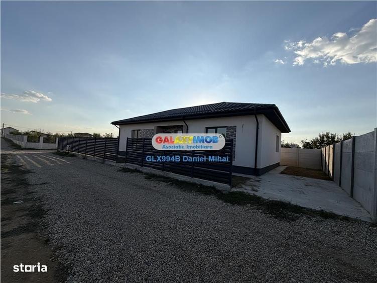 Casă cu 4 camere cu Teren 400 Mp în Domnești