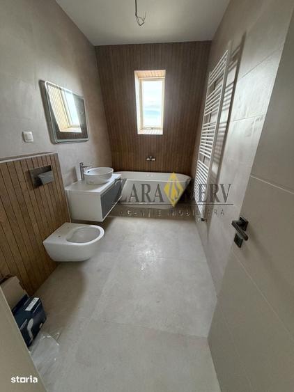 Apartament cu 3 camere decomandat în Republicii