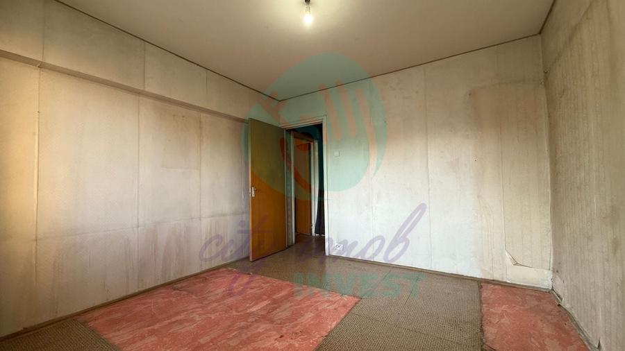 Apartament cu 3 camere semidecomandat în Lacul Tei