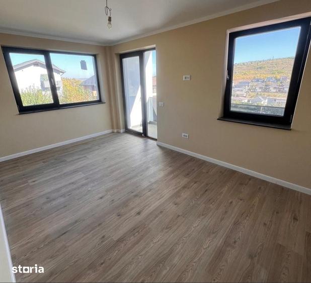 Apartament cu 4 camere în Bucium