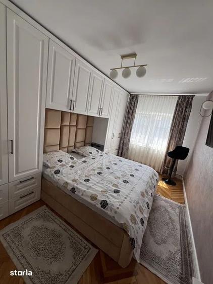 Apartament cu 3 camere decomandat în Traian
