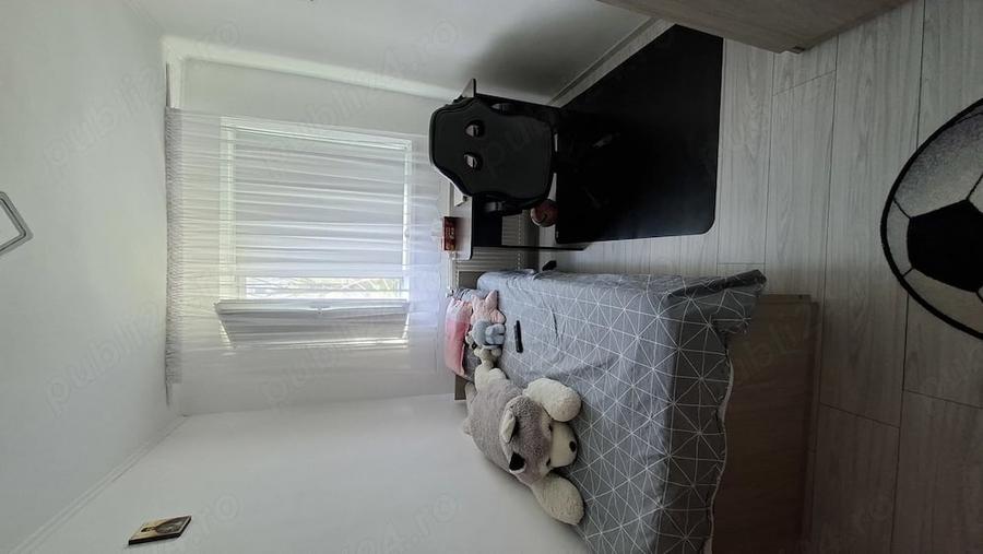 Apartament cu 3 camere decomandat în Micro 5