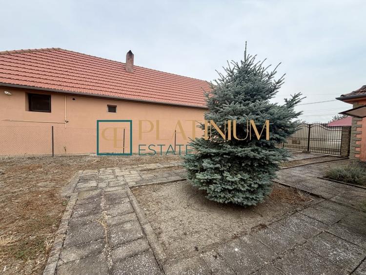 Teren Construcții intravilan de 1475 mp, în Utvin