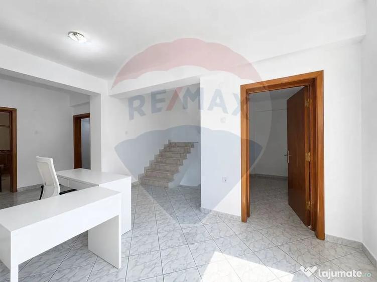 Casă cu 6 camere cu Teren 180 Mp în Giulești