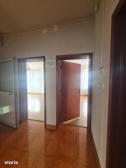 Spațiu comercial, de 110 mp, în Tractorul