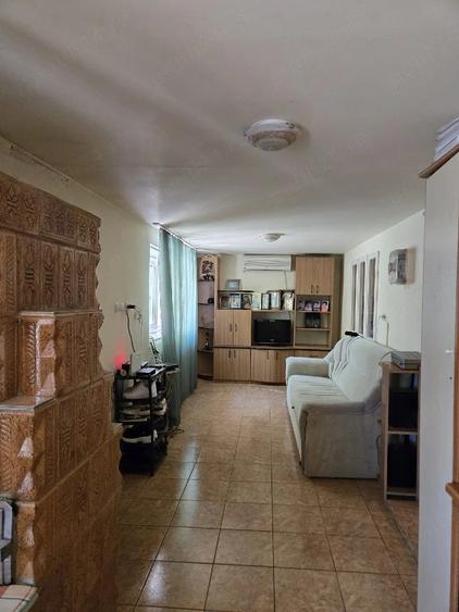 Casă cu 3 camere cu Teren 700 Mp în Central