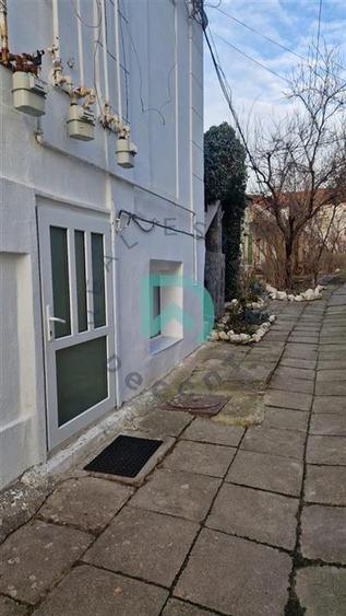 Apartament cu 3 camere decomandat, mobilat în Brașovul Vechi