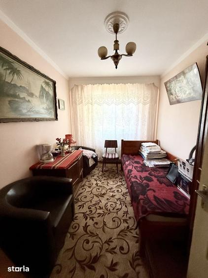 Apartament cu 3 camere decomandat în Viziru 1