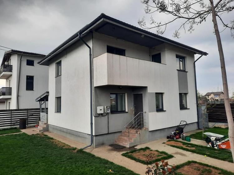 Casă individuală cu 4 camere cu Teren 450 Mp în Joița