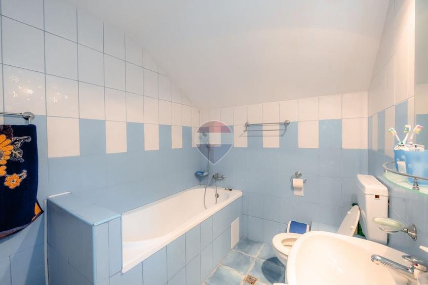 Casă individuală cu 4 camere cu Teren 1292 Mp în Drăganu