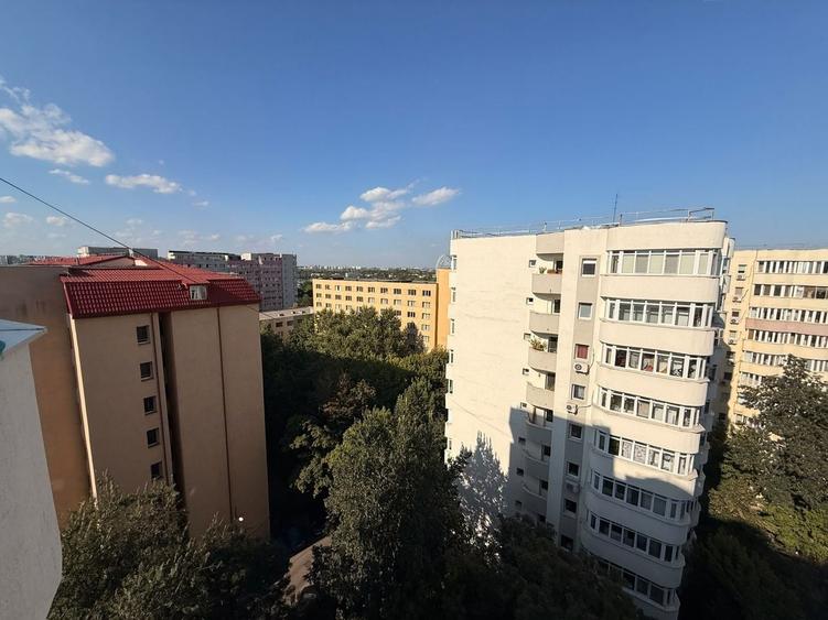 Garsonieră decomandată în Lacul Tei