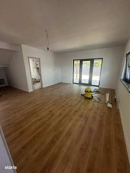 Casă cu 4 camere cu Teren 333 Mp în Central