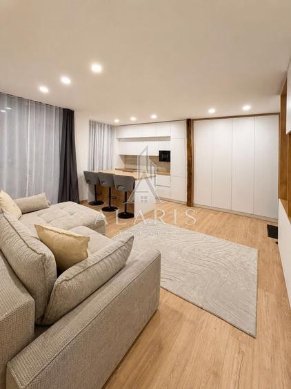 Apartament cu 2 camere semidecomandat, mobilat în Aradului