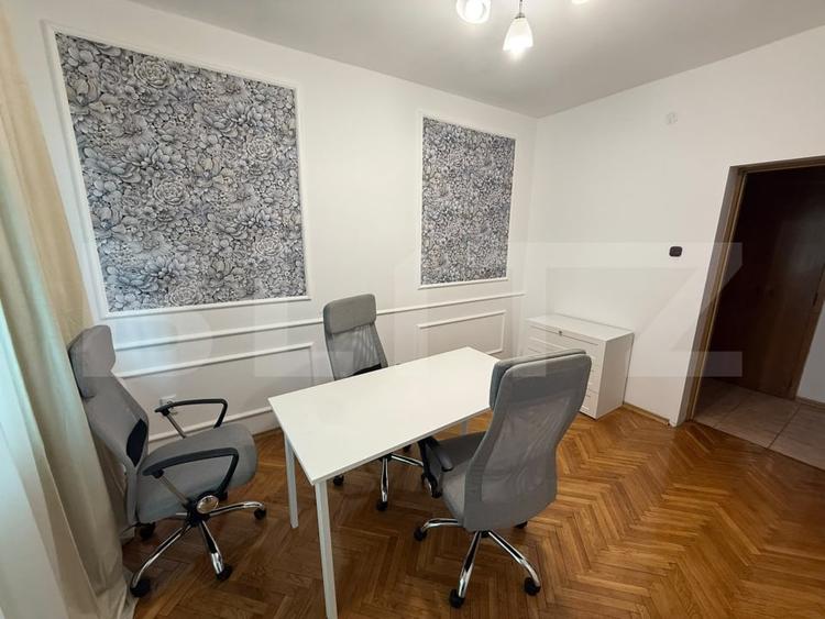 Apartament cu 4 camere decomandat, mobilat în Central