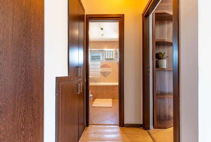 Apartament cu 2 camere semidecomandat, mobilat în Florești