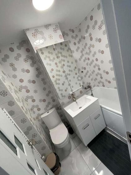 Apartament cu 3 camere decomandat în Exterior Vest