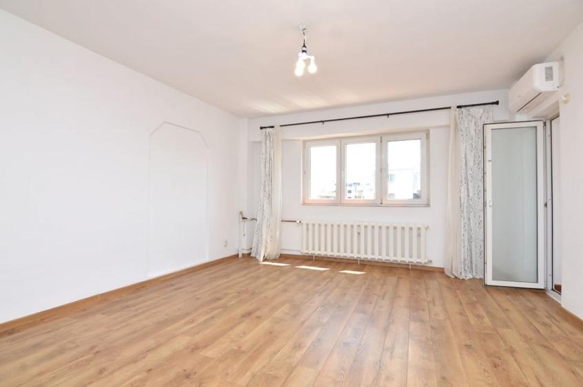 Apartament cu 3 camere, mobilat în Calea Călărașilor