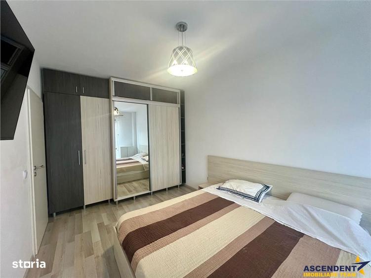 Apartament cu 3 camere decomandat, mobilat în Tractorul