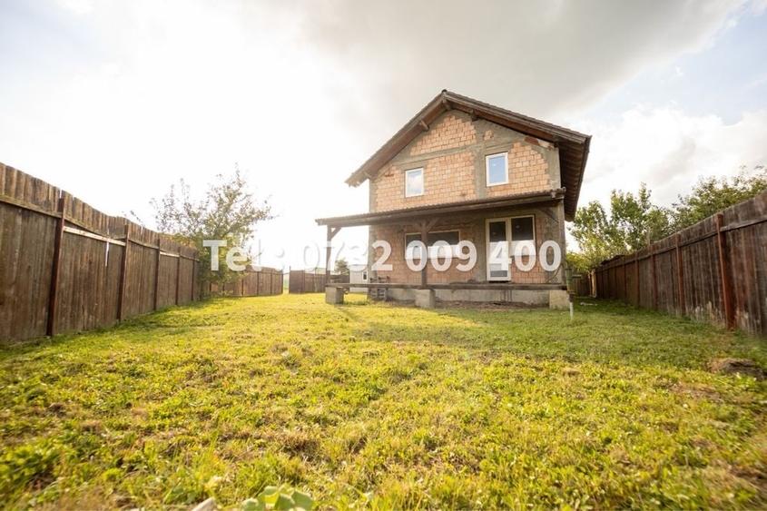 Casă cu 4 camere cu Teren 475 Mp în Hălchiu