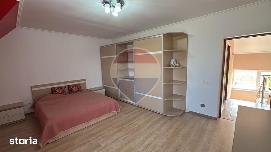 Casă cu 5 camere cu Teren 535 Mp în Sântandrei