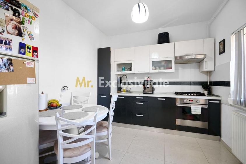 Apartament cu 4 camere decomandat în Eremia