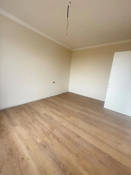 Casă cu 3 camere cu Teren 250 Mp în Braytim