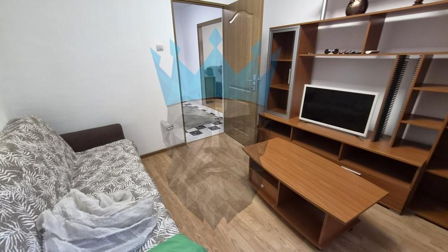Apartament cu 4 camere semidecomandat, mobilat în Baba Novac