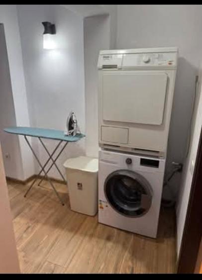 Garsonieră decomandată în 9 Mai