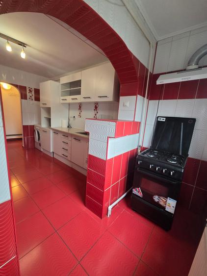 Apartament cu 3 camere decomandat în Radu Negru