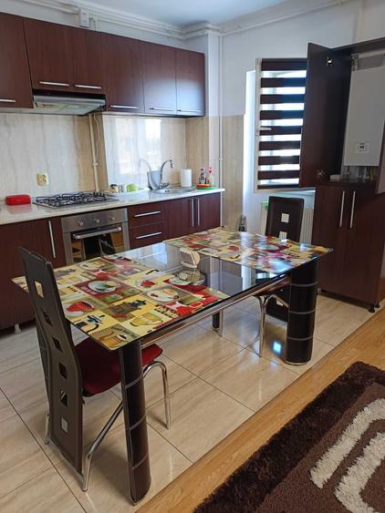 Apartament cu 3 camere decomandat în Ultracentral