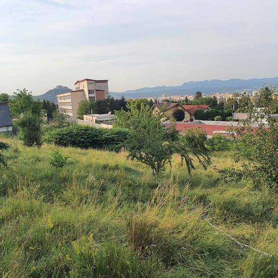 Teren de 250 mp, în Deve