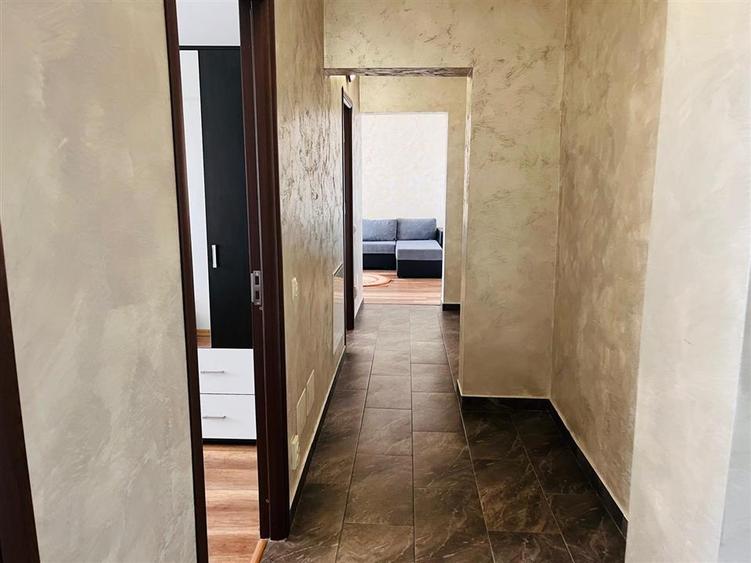 Apartament cu 3 camere decomandat, mobilat în Central