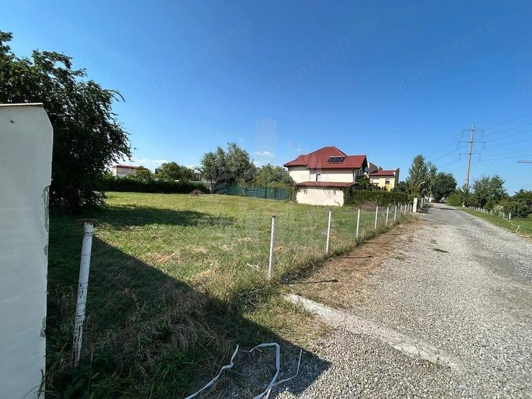 Teren de 1000 mp, în Albert