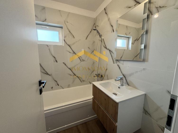Duplex cu 4 camere cu Canalizare în Utvin