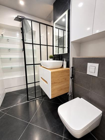Apartament cu 4 camere decomandat, mobilat în Nicolina