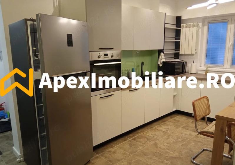 Apartament cu 3 camere decomandat în Calea Victoriei