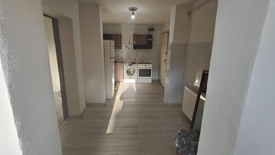 Spațiu comercial, de 60 mp, în Stana