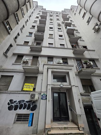Apartament cu 3 camere semidecomandat, mobilat în Universitate