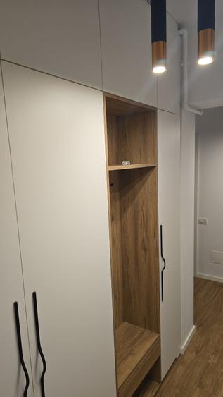 Apartament cu 3 camere decomandat în Runcu