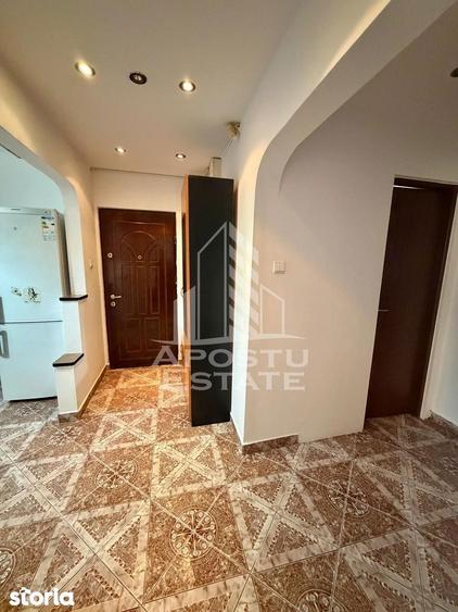 Apartament cu 3 camere, mobilat în Lipovei