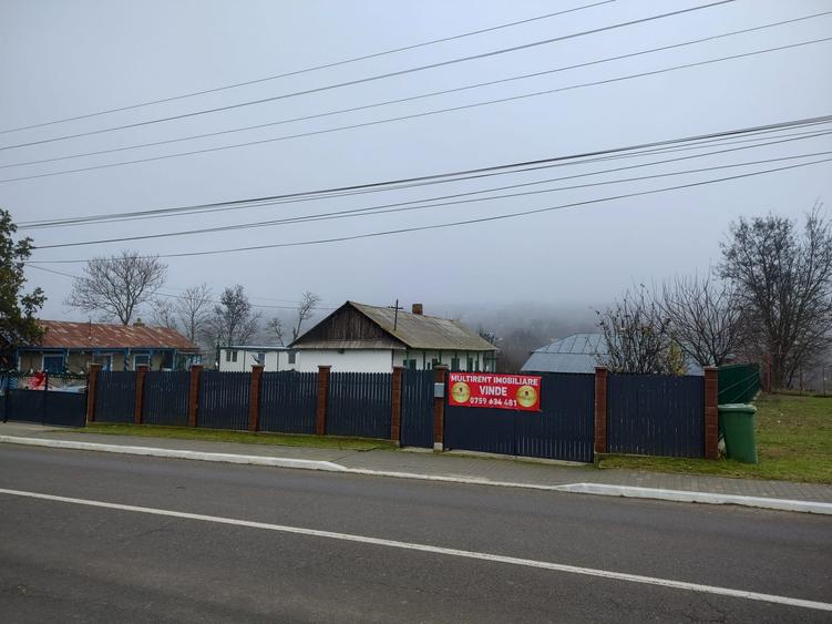 Casă cu 5 camere cu Teren 2400 Mp în Beștepe