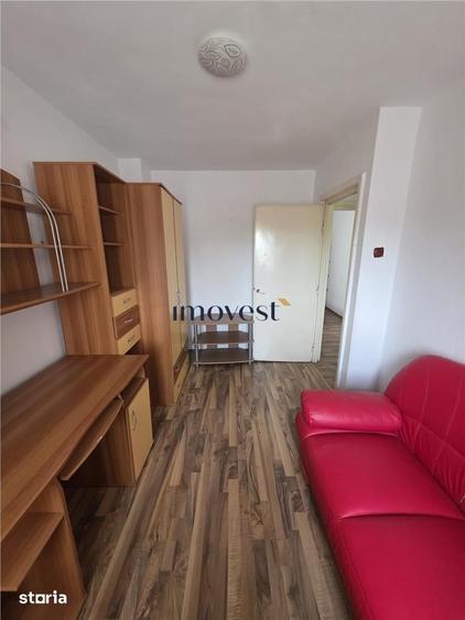 Apartament cu 3 camere decomandat în Soarelui