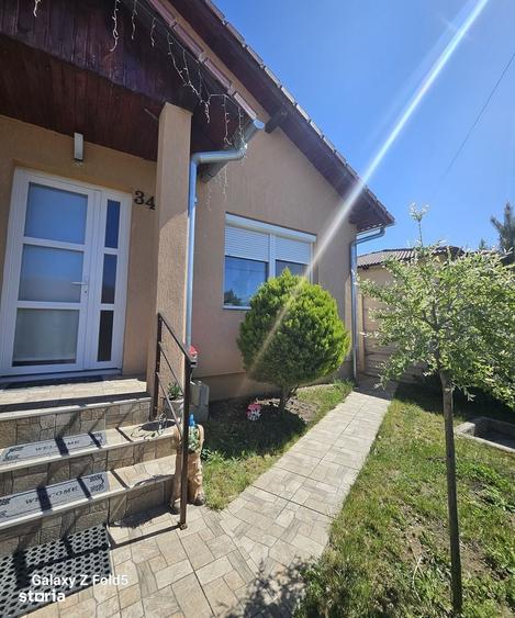 Casă cu 4 camere decomandat cu Teren 570 Mp în Sântandrei