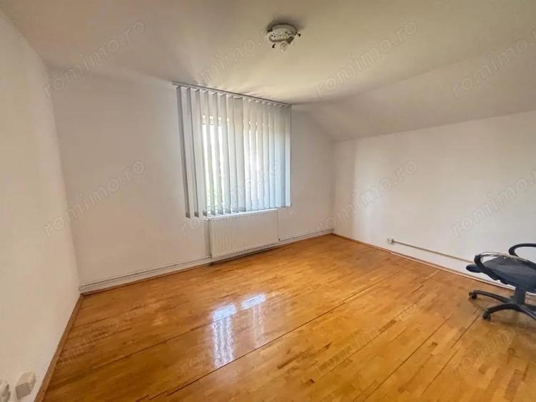 Casă cu 5 camere cu Teren 600 Mp în Aradului