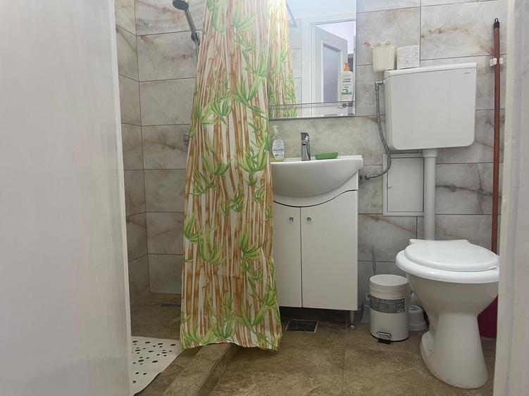 Apartament cu 2 camere decomandat în Păcii
