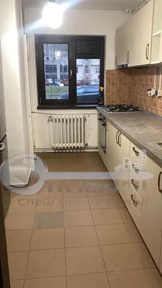 Apartament cu 3 camere decomandat în Hala Centrală